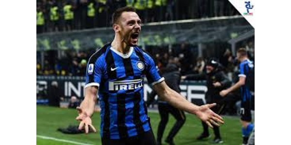 de Vrij podarował koszulkę debiutancką Ligi Mistrzów